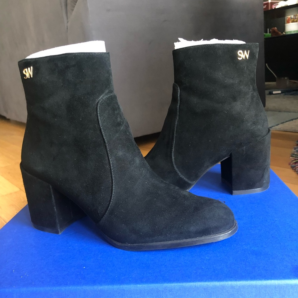 Stuart Weitzman Quinn Ankle Boots in Black Suede US 5